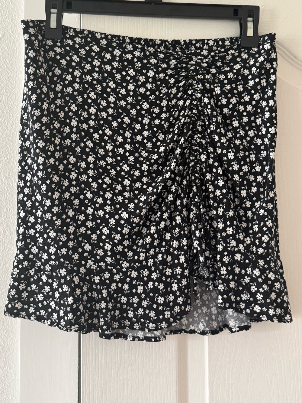 Kirious Black White Floral Ruched Mini Skirt Size M Boho Cottagecore